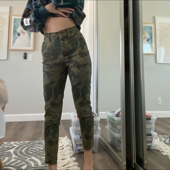 hollister pants - Picture 7 of 9